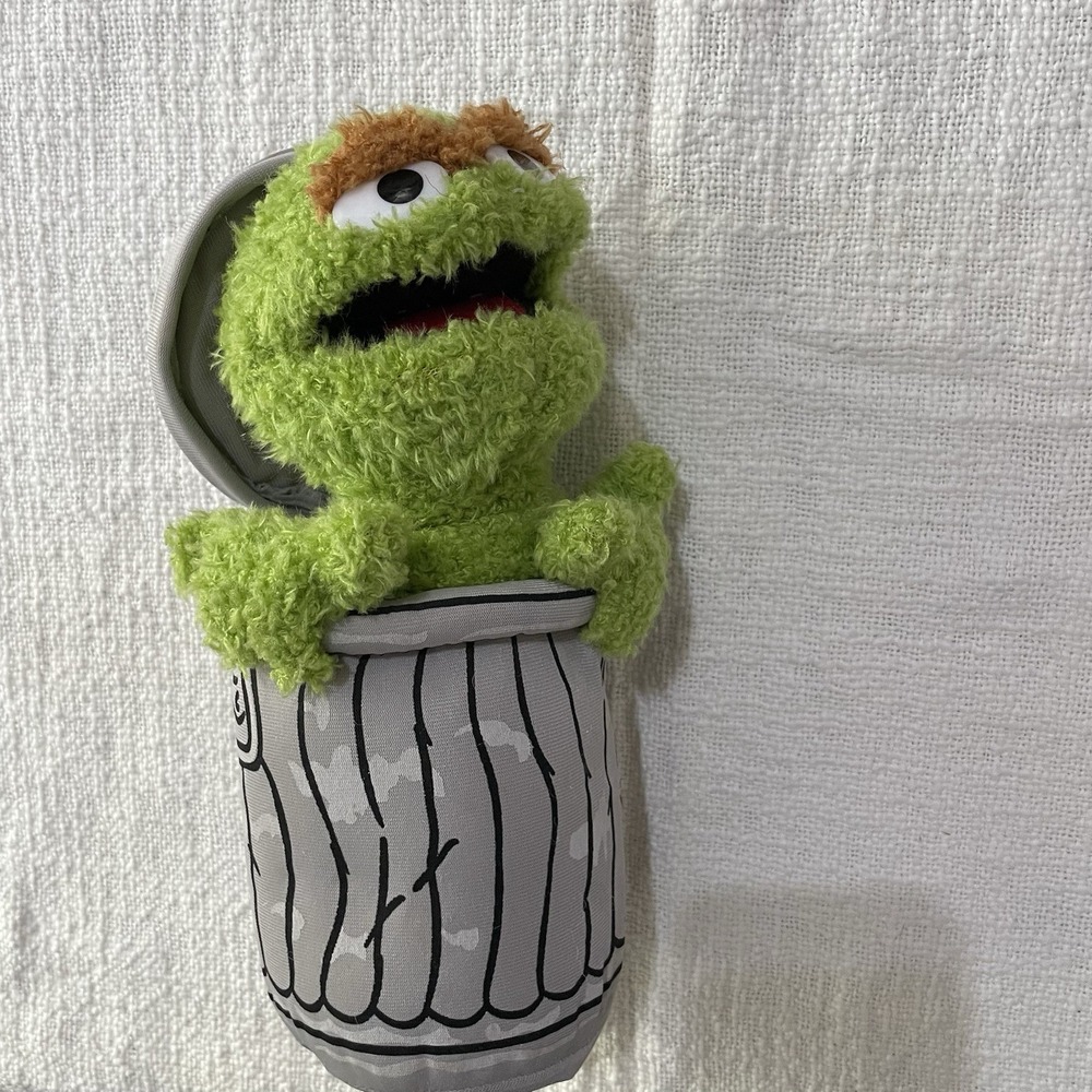 Sesame Street OSCAR THE GROUCH in Trash Can 8" Plush Stuffed Toy 2003 Nanco Cute